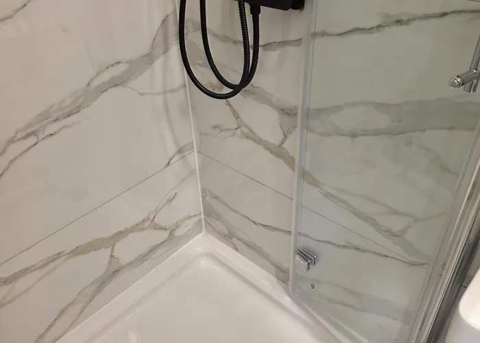 Modern 1br Near Wiener Stadthalle * فيينا